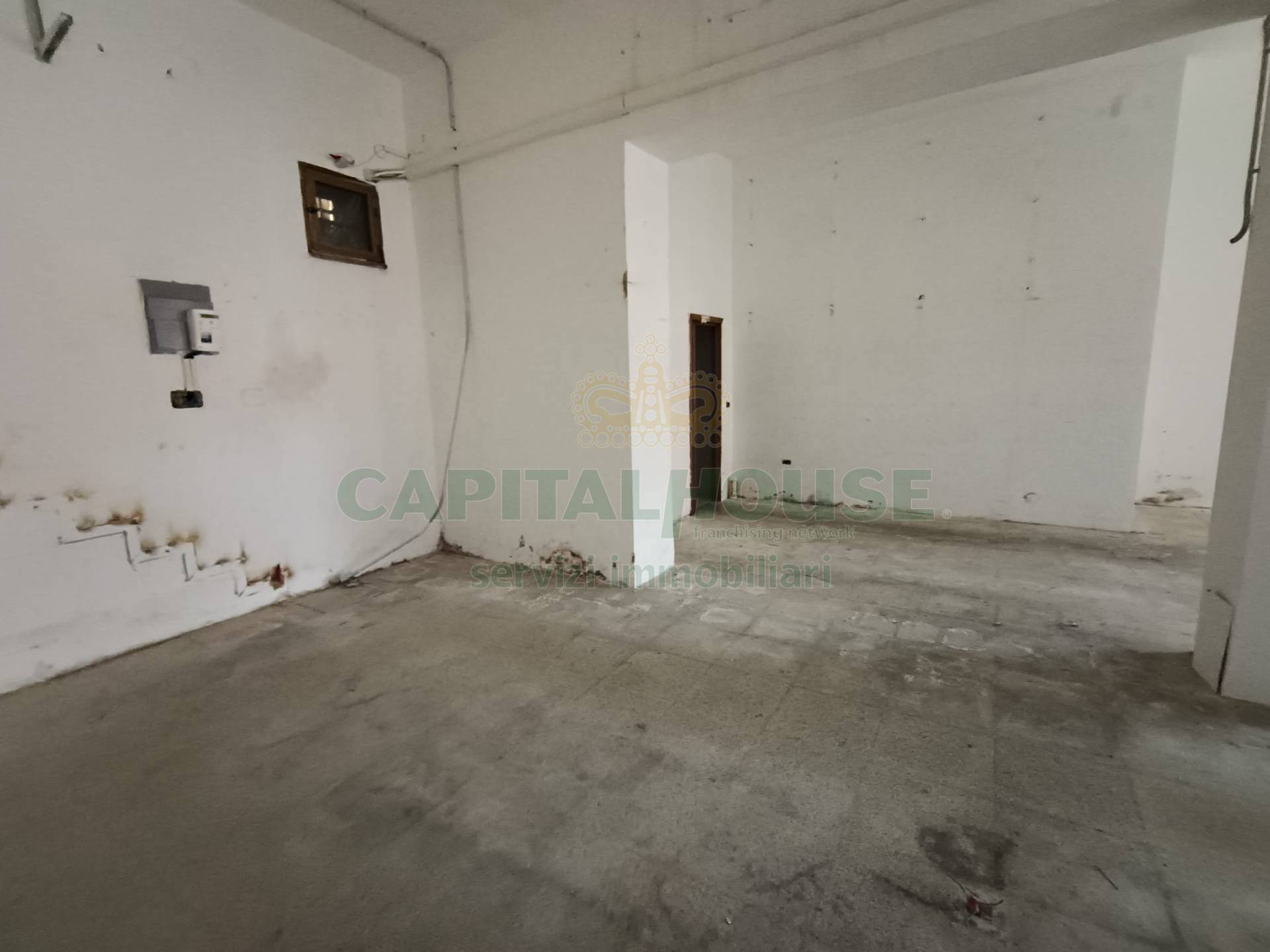 Commerciale in affitto a Caserta, Centro