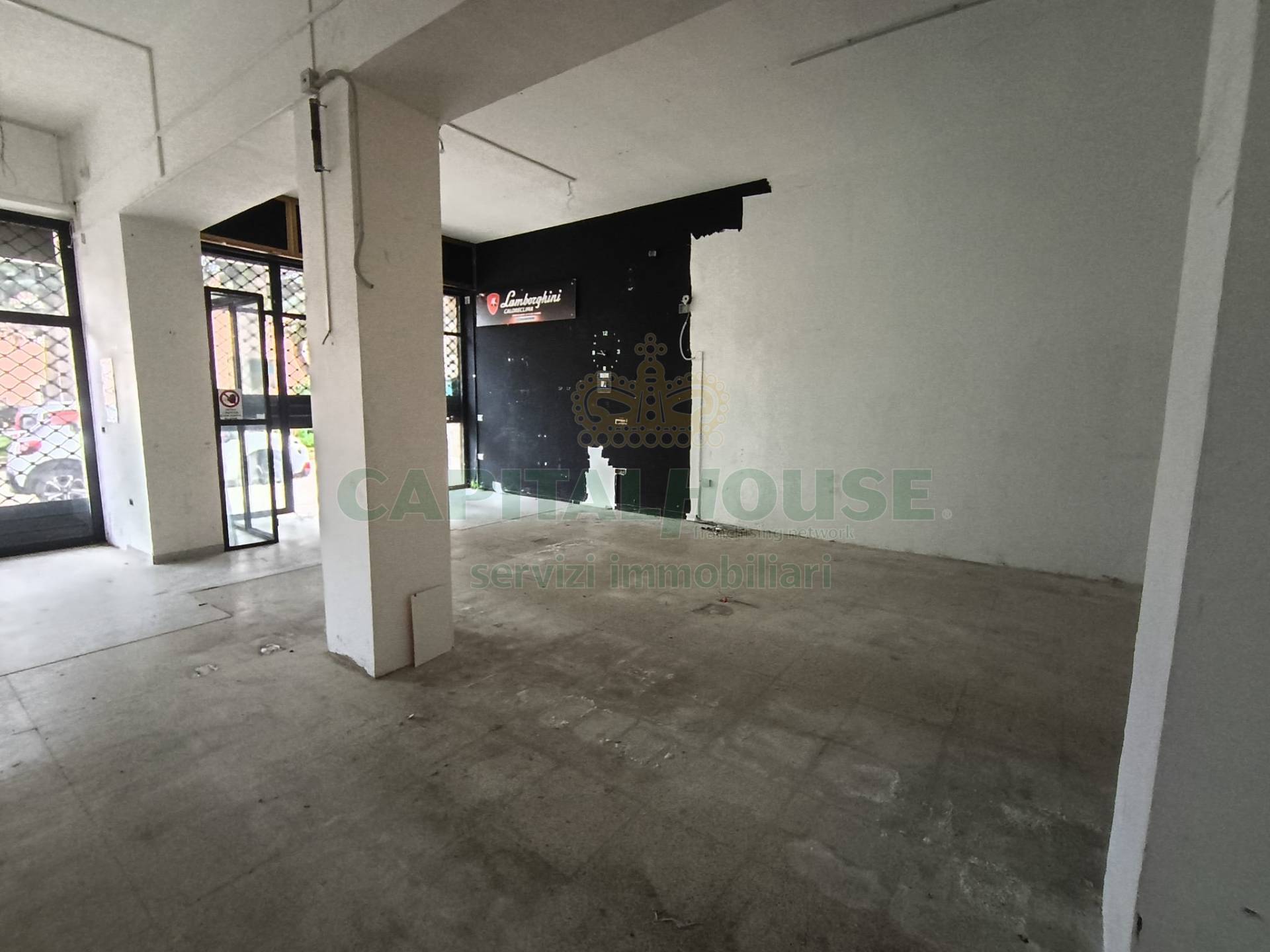 Commerciale in affitto a Caserta, Centro