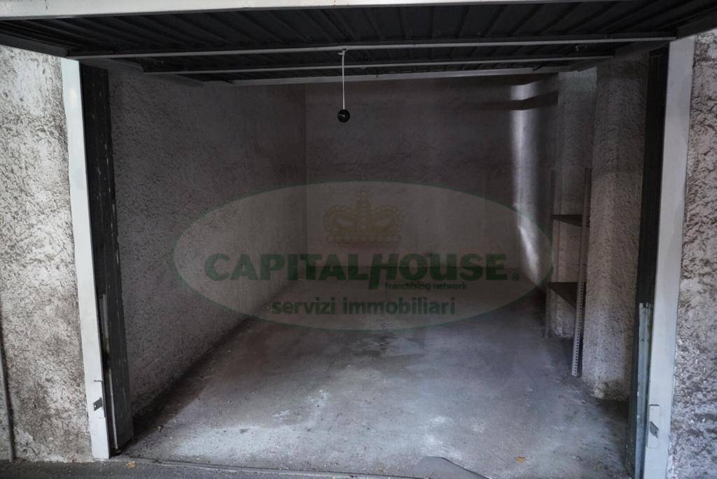 Box o garage in affitto a Caserta, Centro