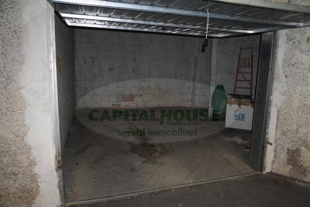 Box o garage in affitto a Caserta, Centro