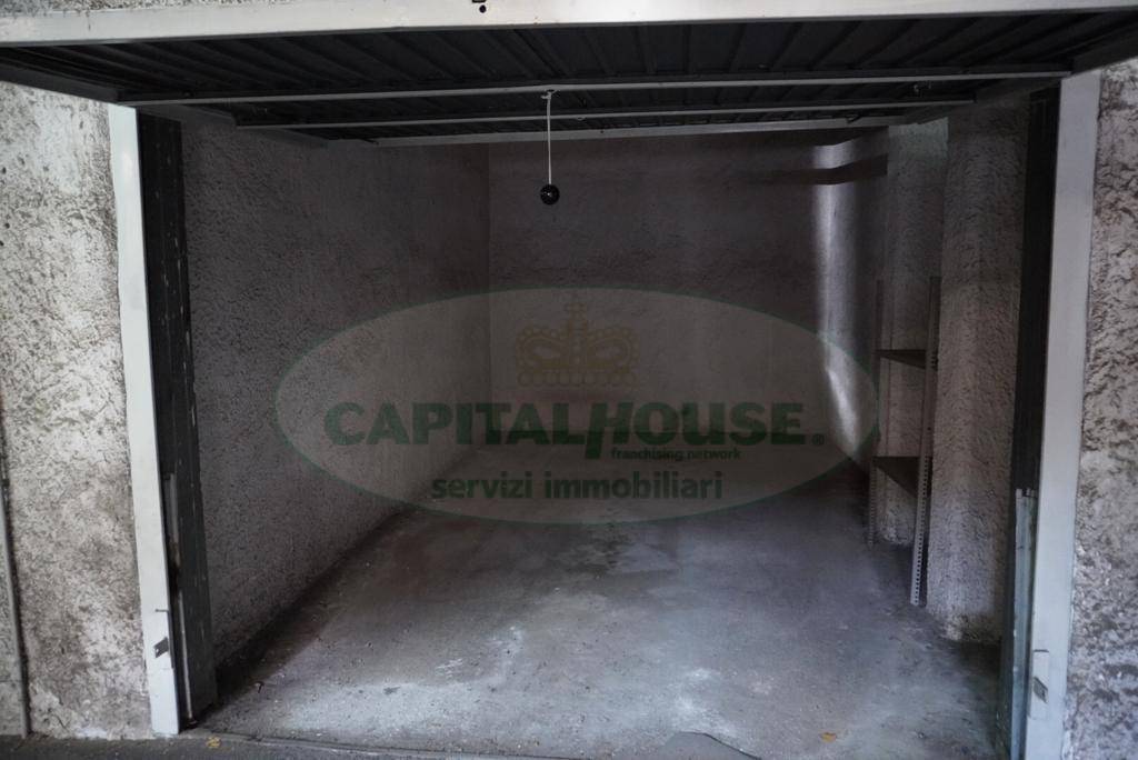 Box o garage in affitto a Caserta, Centro