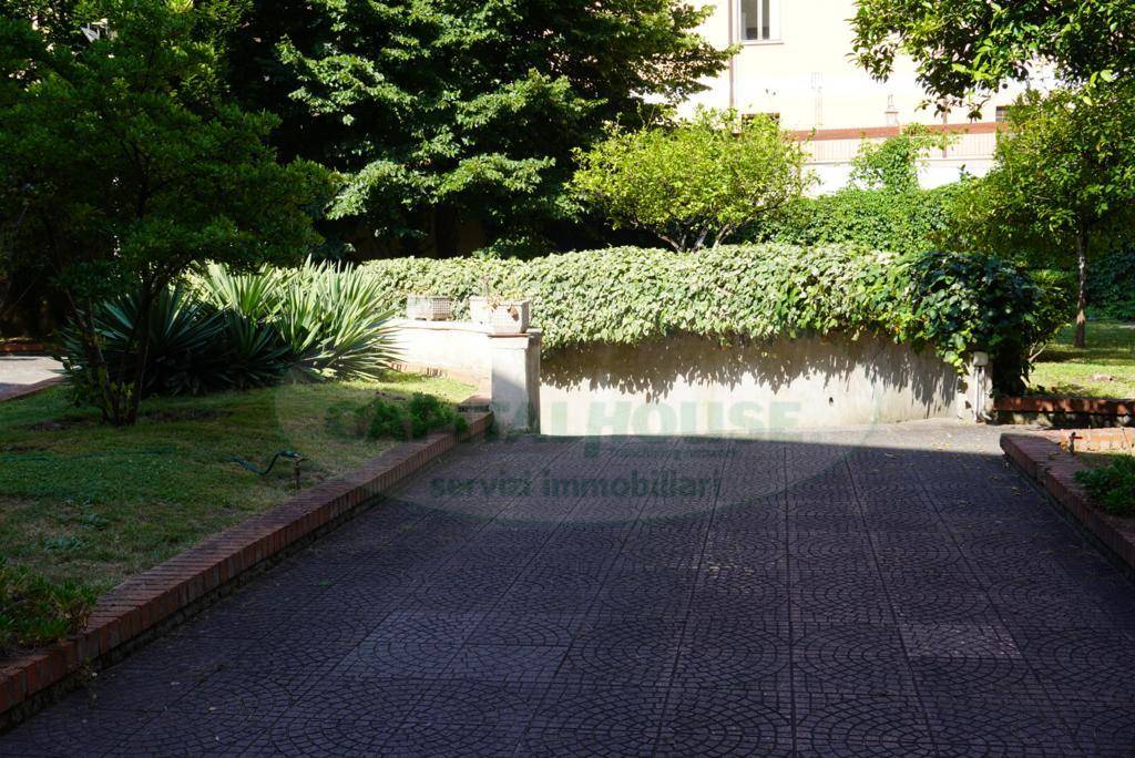 Box o garage in affitto a Caserta, Centro