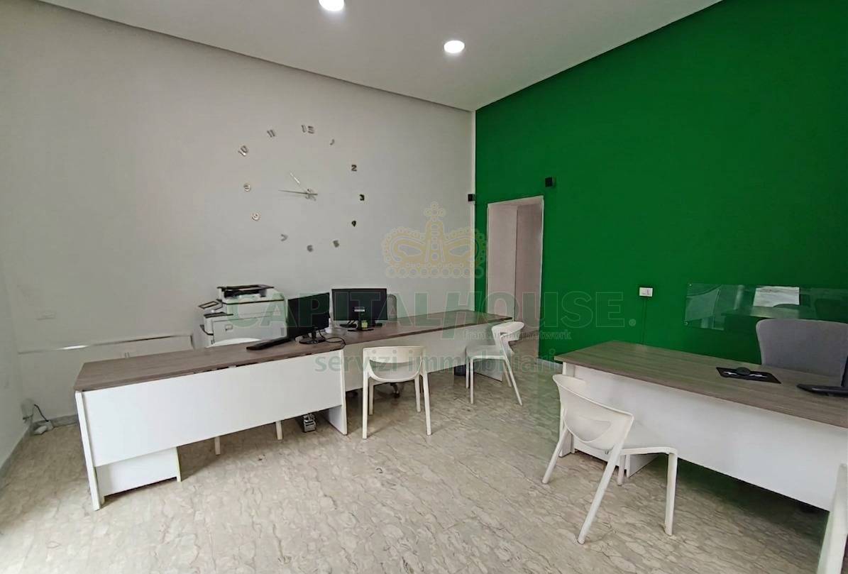 Commerciale in affitto a Caserta, Ospedale