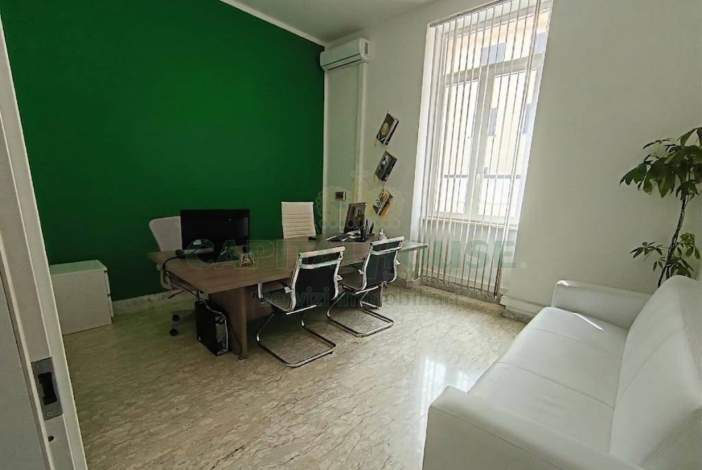 Commerciale in affitto a Caserta, Ospedale