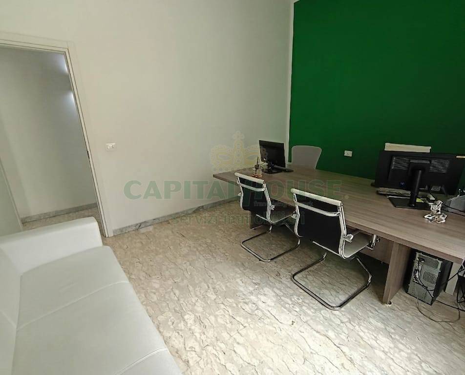 Commerciale in affitto a Caserta, Ospedale