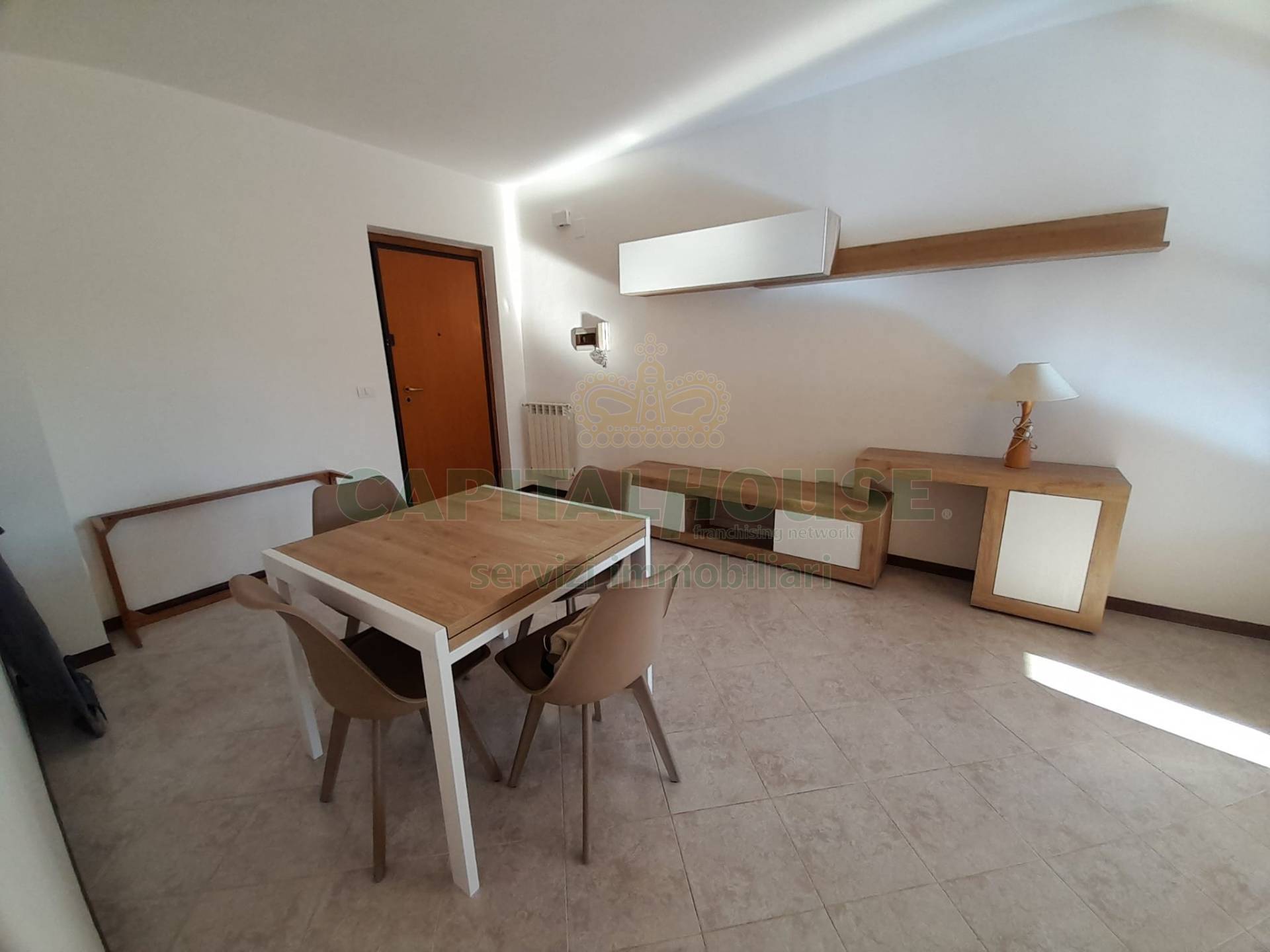Trilocale in affitto a Caserta, Casola