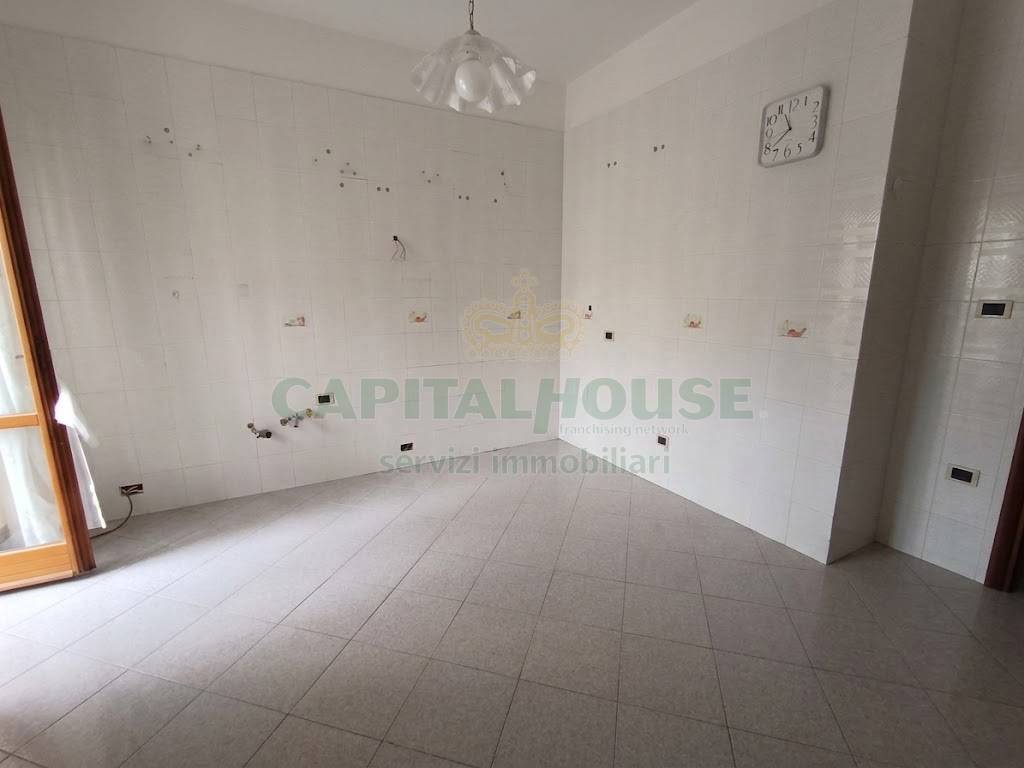 Trilocale in affitto a Caserta, Caserta 2 (Cerasola)