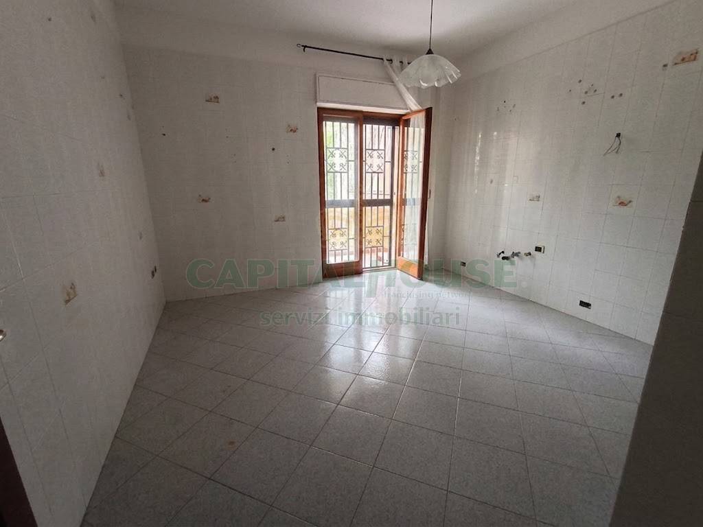 Trilocale in affitto a Caserta, Caserta 2 (Cerasola)