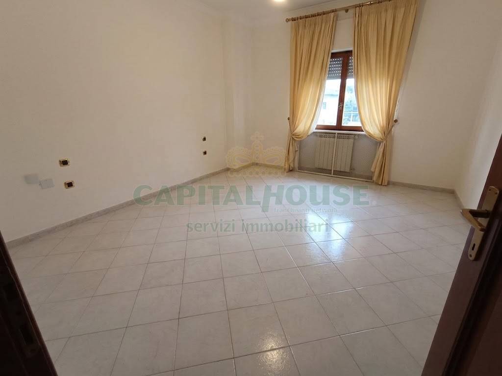 Trilocale in affitto a Caserta, Caserta 2 (Cerasola)