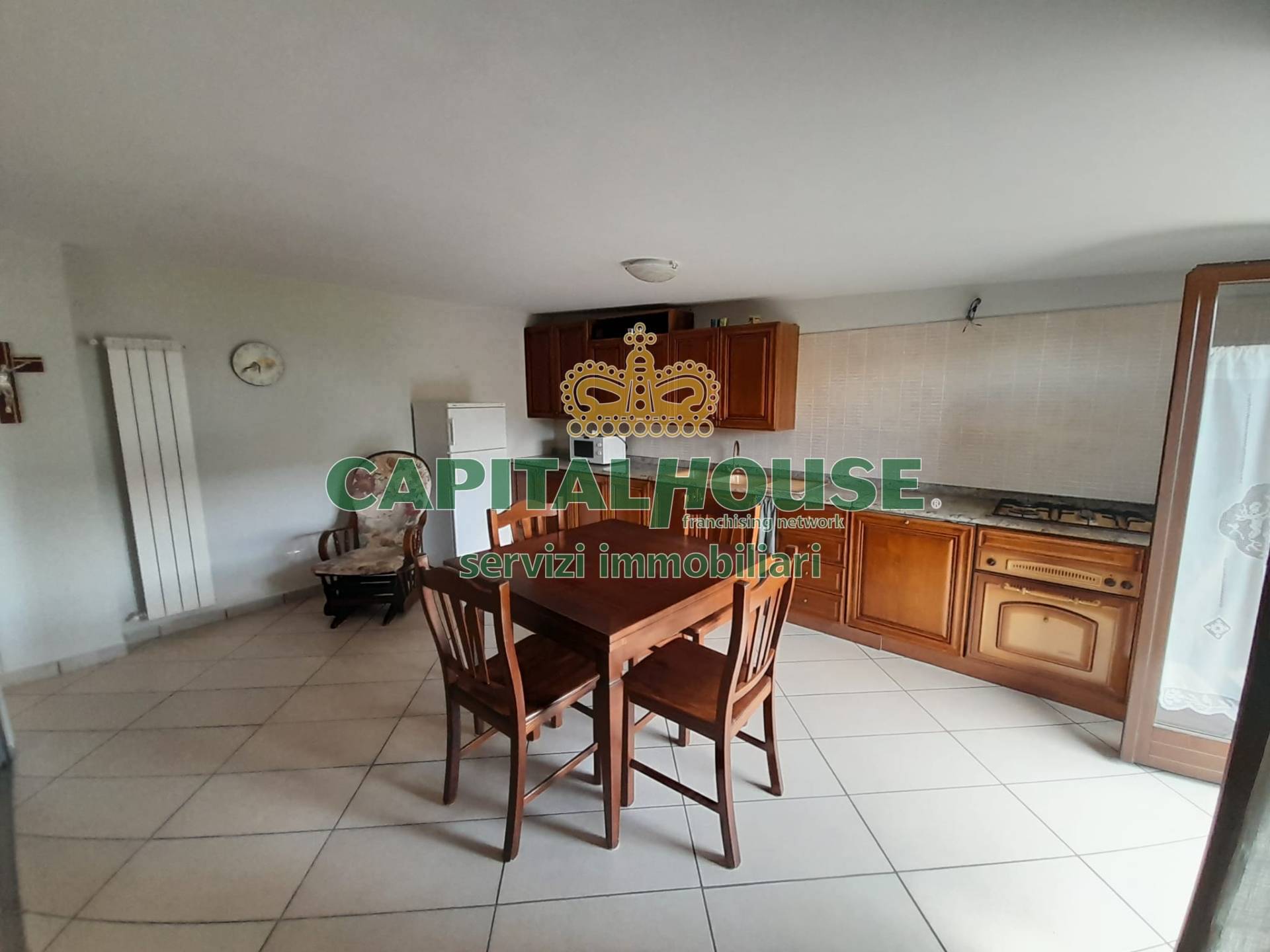 Appartamento in affitto a Castel Morrone, Castel Morrone