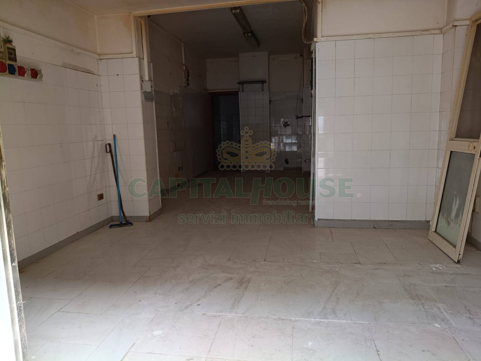Commerciale in affitto a Caserta, ZONA MERCATO