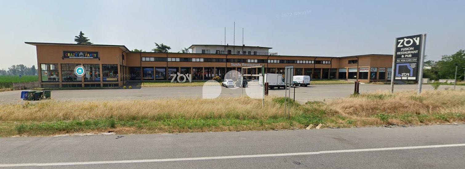 Locale commerciale in affitto a Spino d'Adda