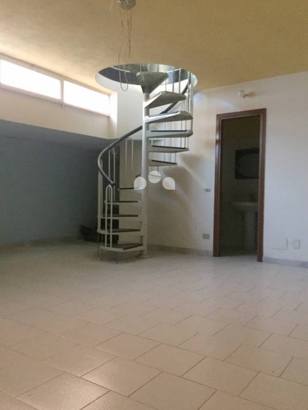 Negozio in vendita a Crema