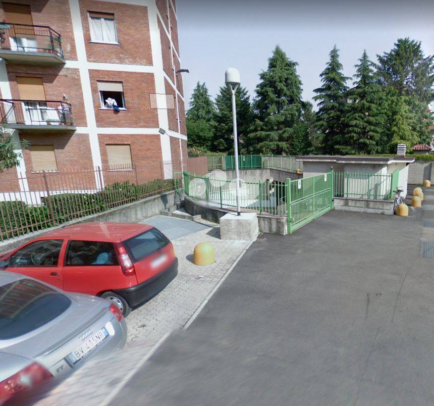 Box o garage in affitto a Nova Milanese