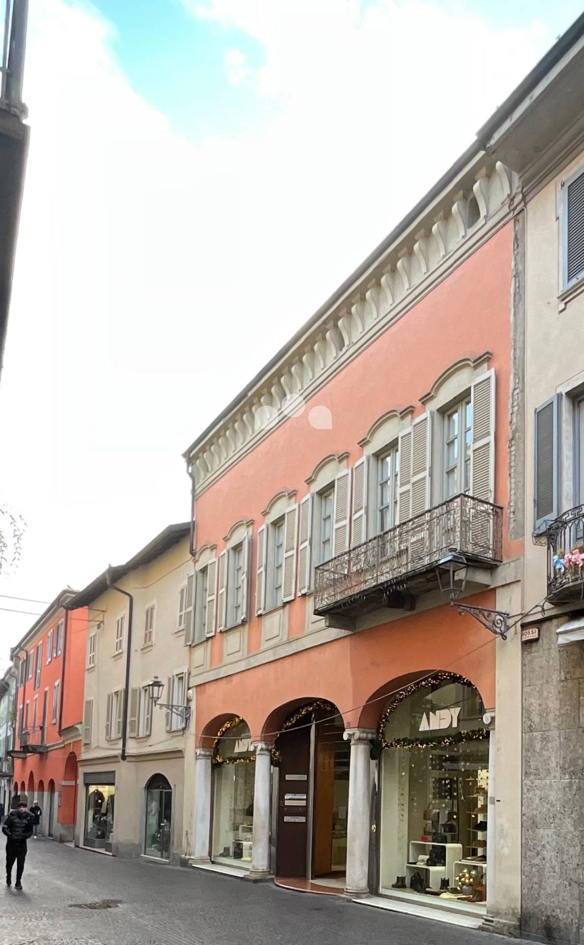 Negozio in affitto a Crema, Centro storico
