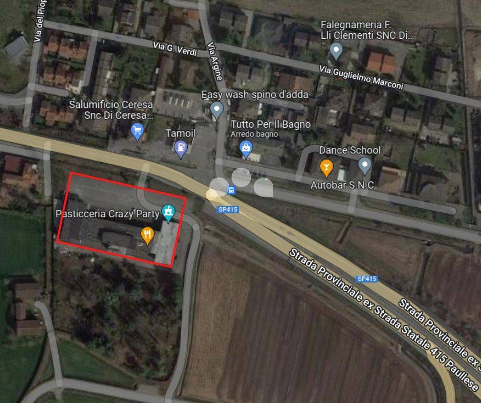 Locale commerciale in affitto a Spino d'Adda