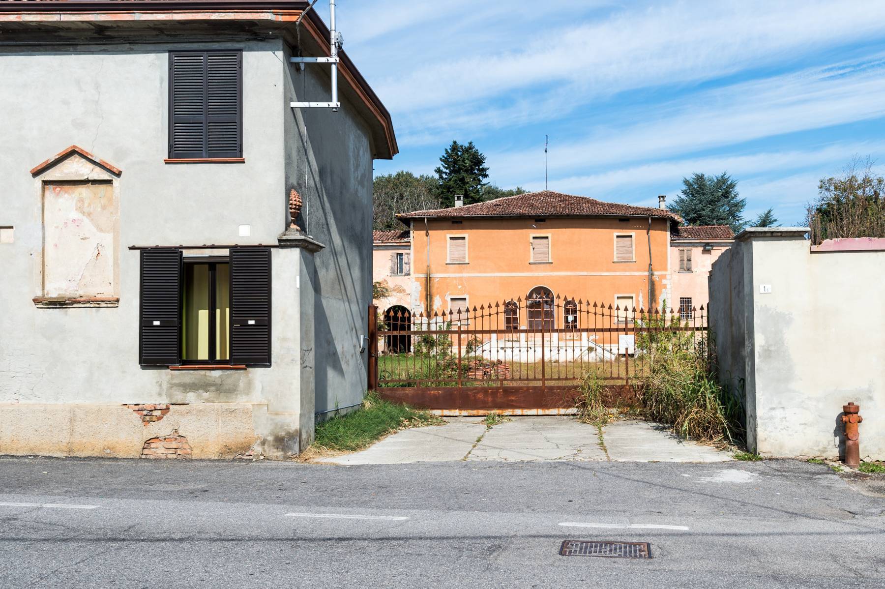 Cascina a corte con casa padronale e rustici in centro in vendita a Cremona