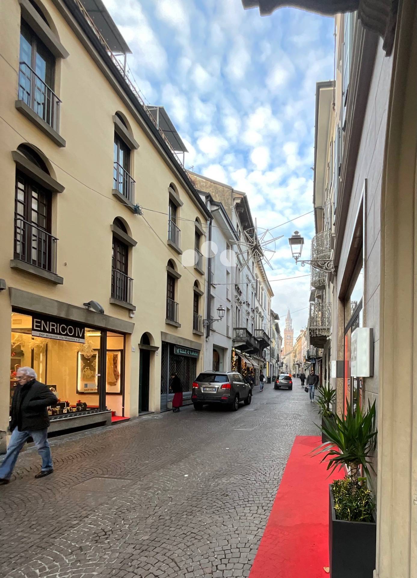 Negozio in affitto a Crema, Centro storico