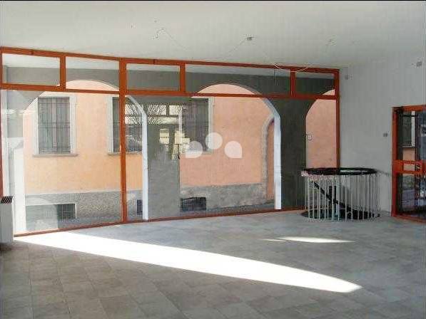 Negozio in affitto a Crema