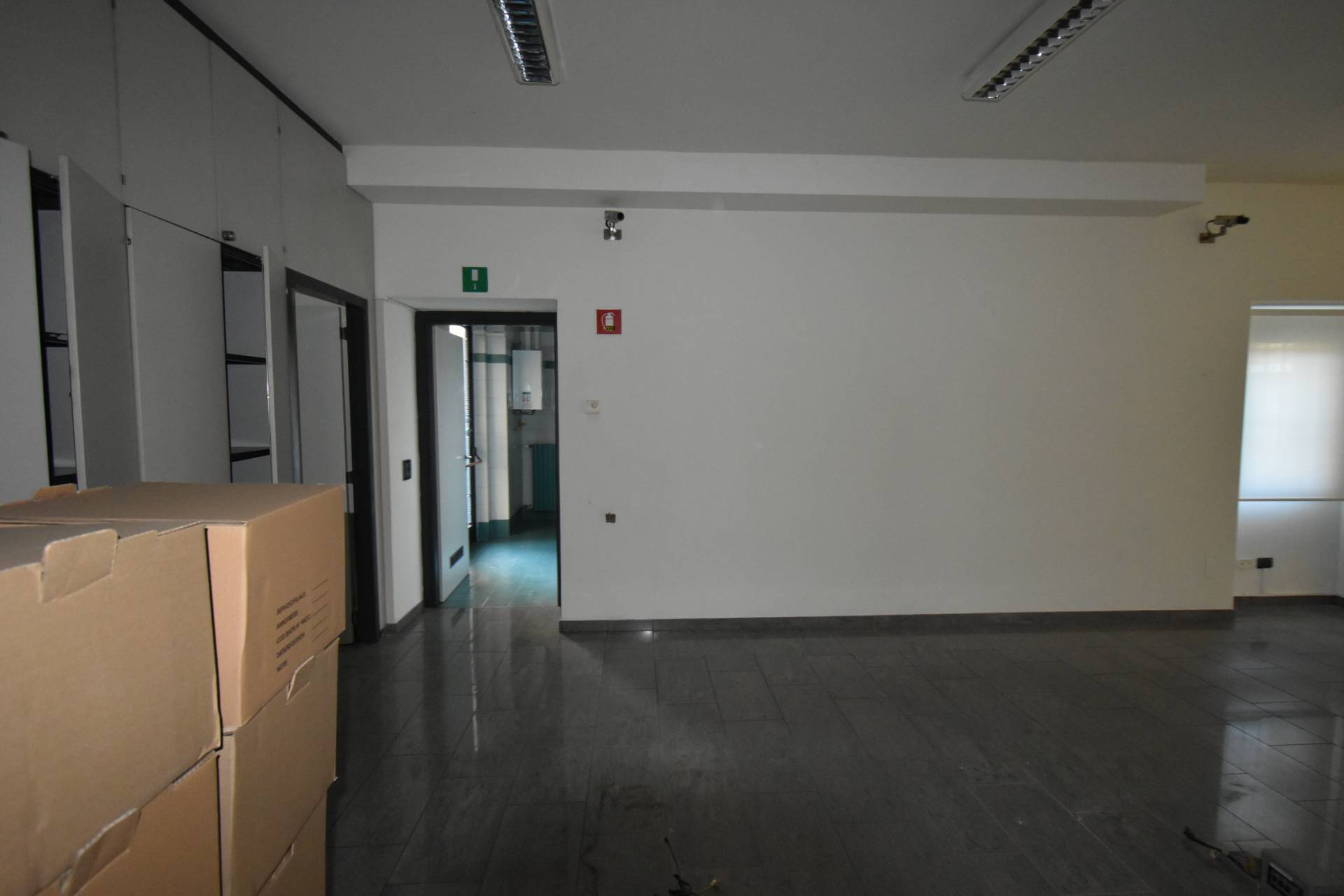 Locale commerciale in affitto a Mezzago