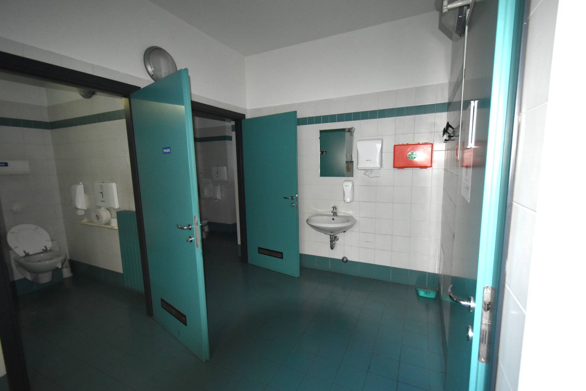 Locale commerciale in affitto a Mezzago