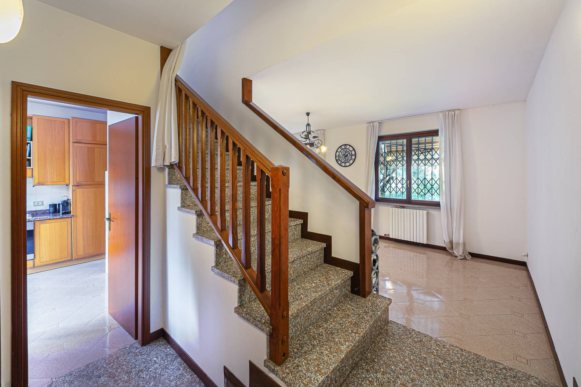 Villa bifamiliare in vendita a Usmate Velate