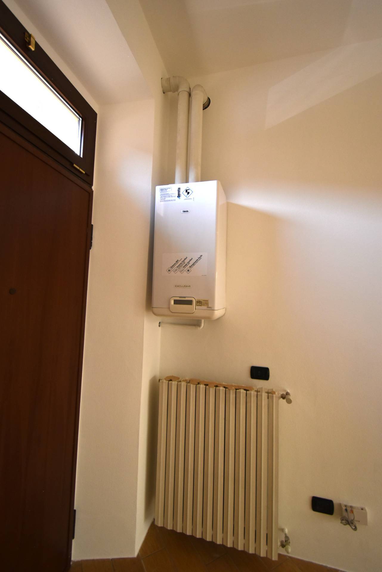 Locale commerciale in affitto a Bernareggio