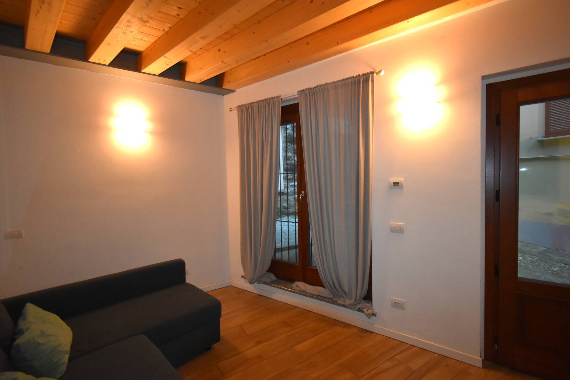 Casa indipendente in affitto a Imbersago