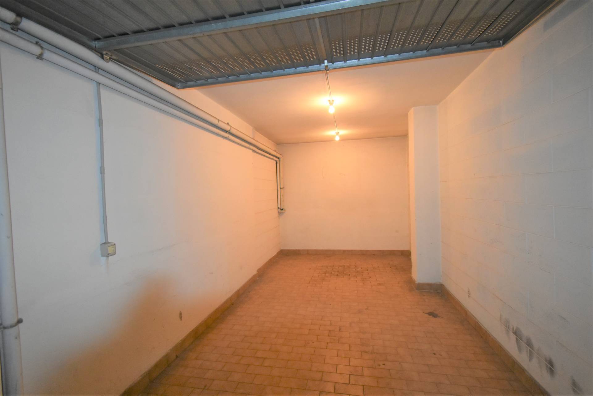 Box o garage in vendita a Bernareggio