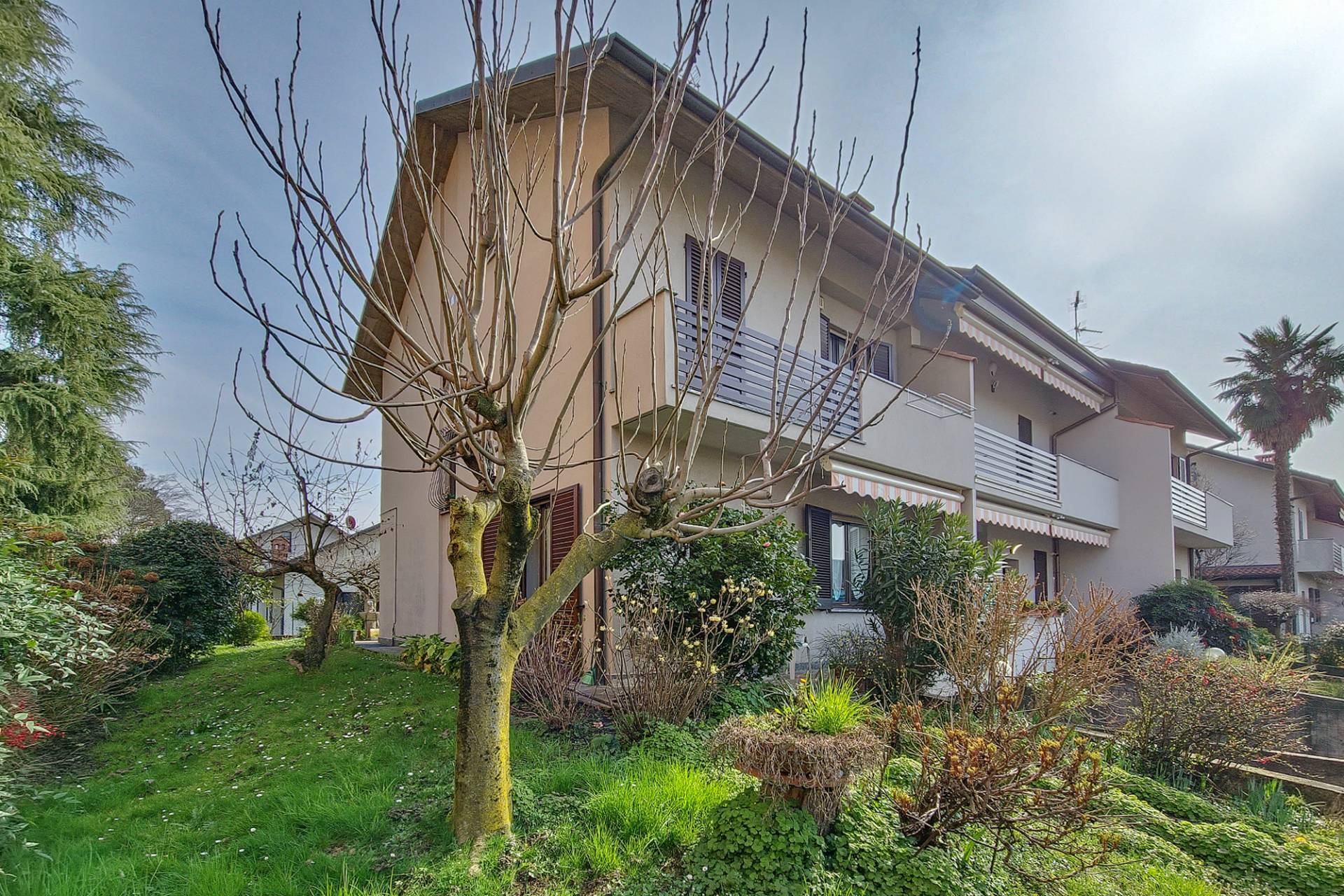 Villa bifamiliare in vendita a Bernareggio