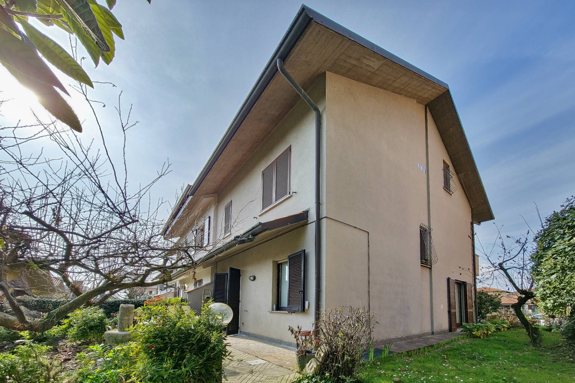 Villa bifamiliare in vendita a Bernareggio