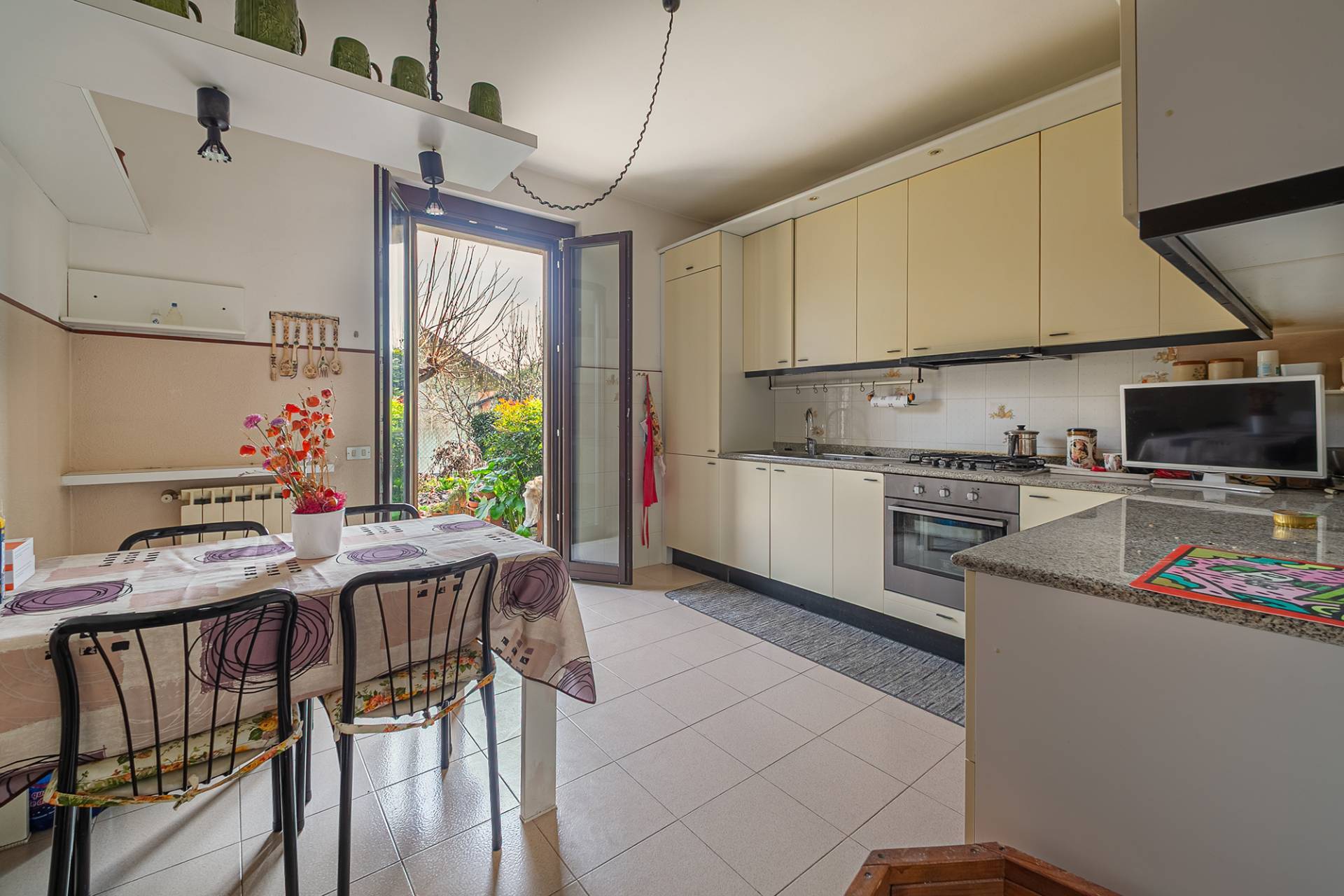 Villa bifamiliare in vendita a Bernareggio