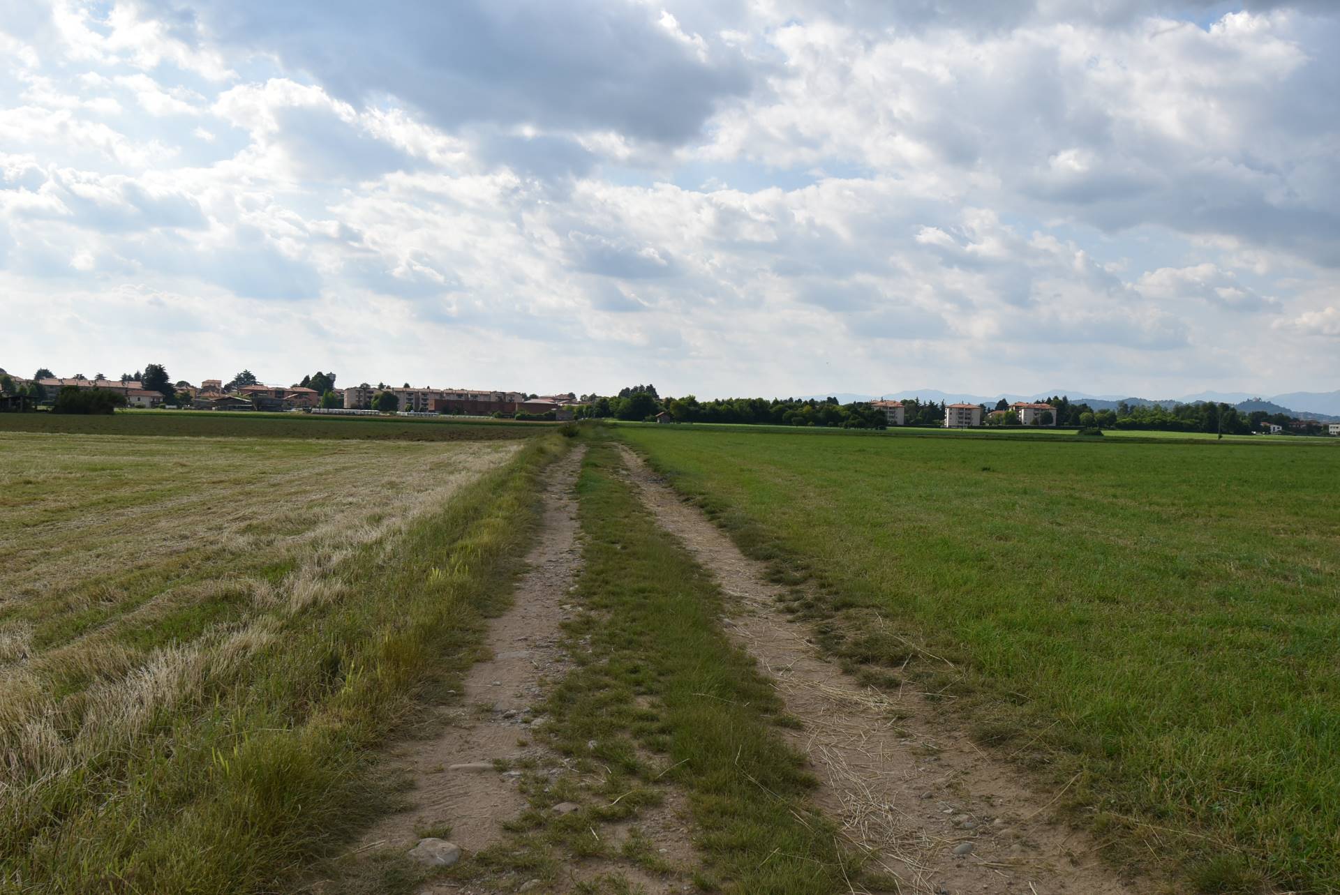 Terreno Agricolo in vendita a Aicurzio, Cascina Castel Negrino