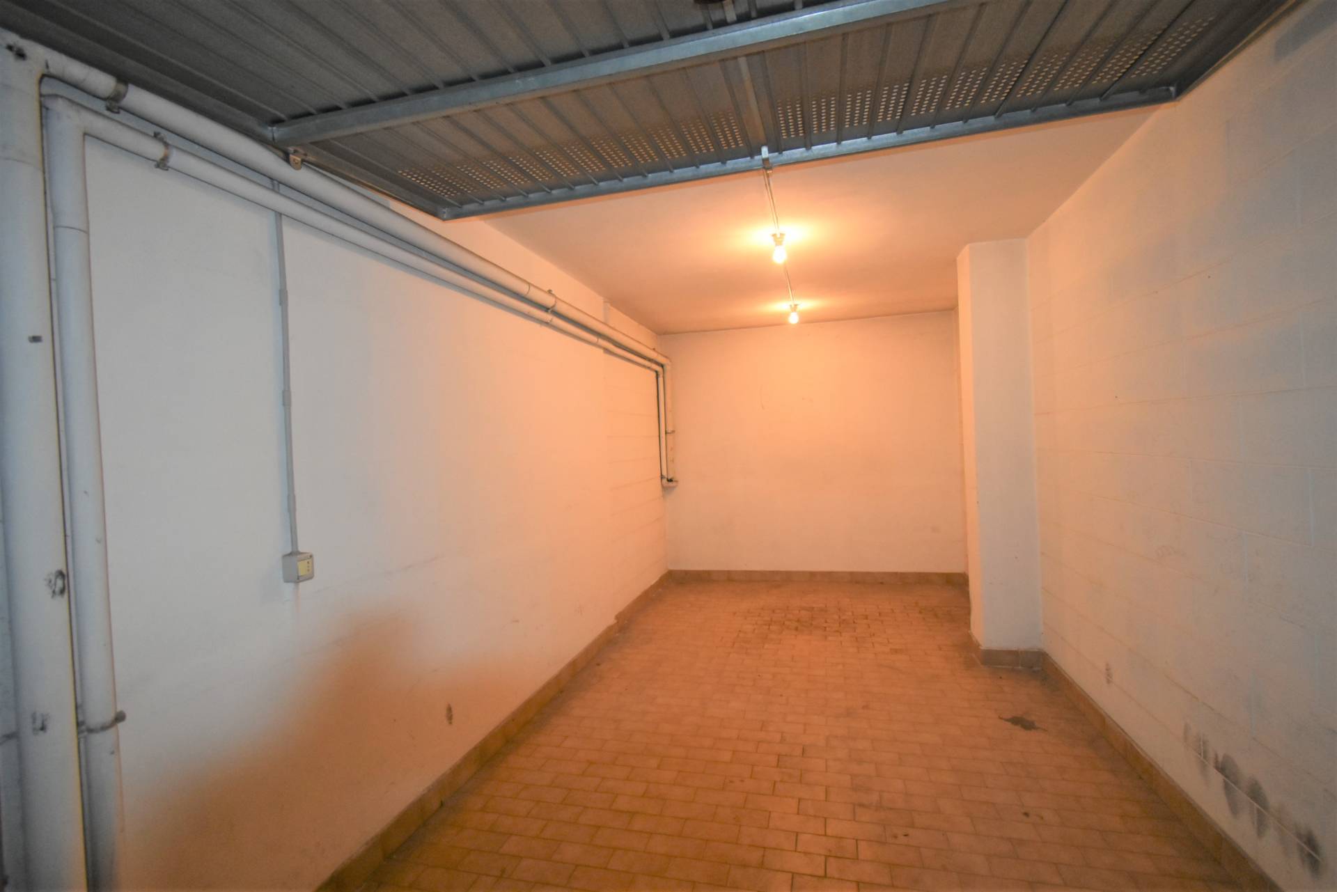 Box o garage in vendita a Bernareggio