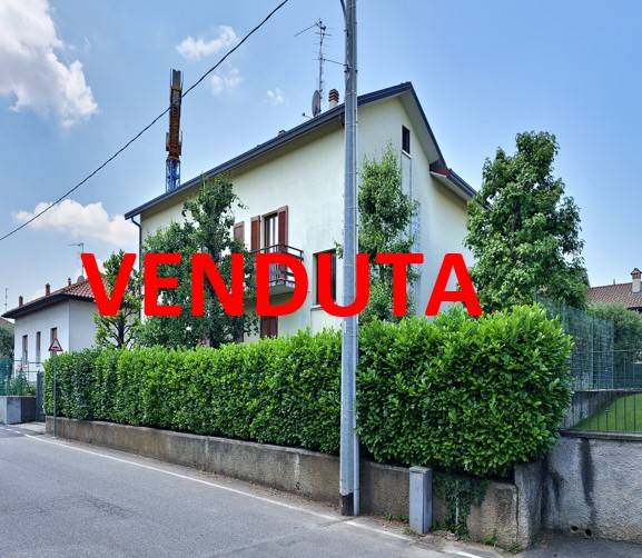 Villa in vendita a Bernareggio