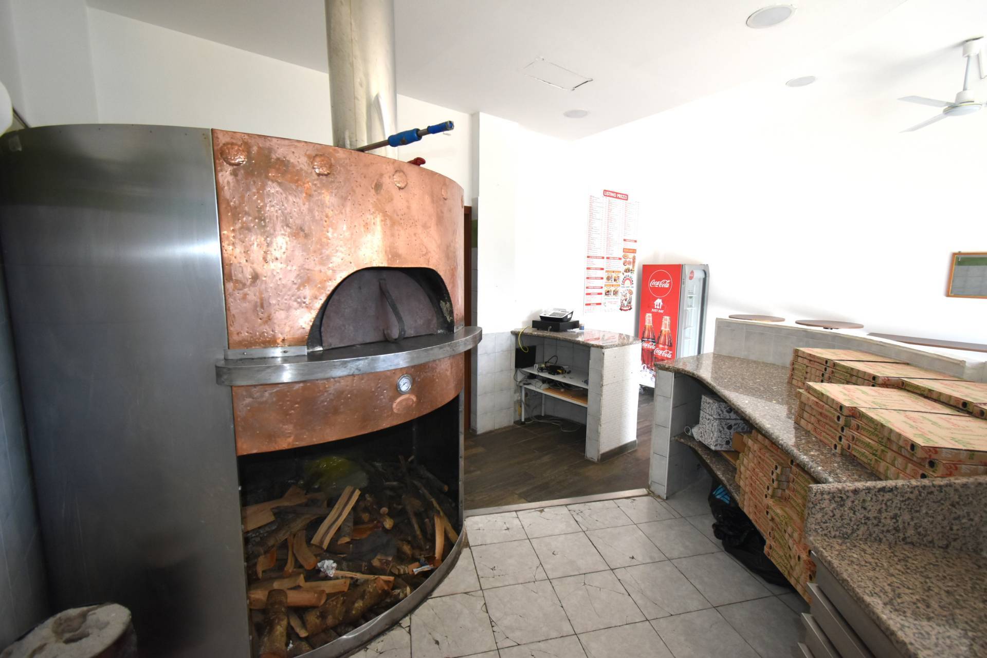 Attivit commerciale in vendita a Usmate Velate, Velate