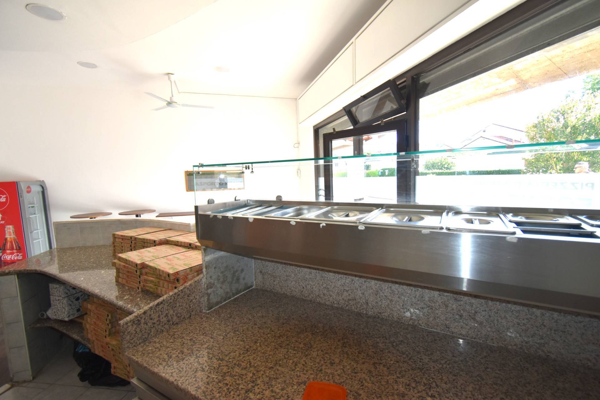 Attivit commerciale in vendita a Usmate Velate, Velate