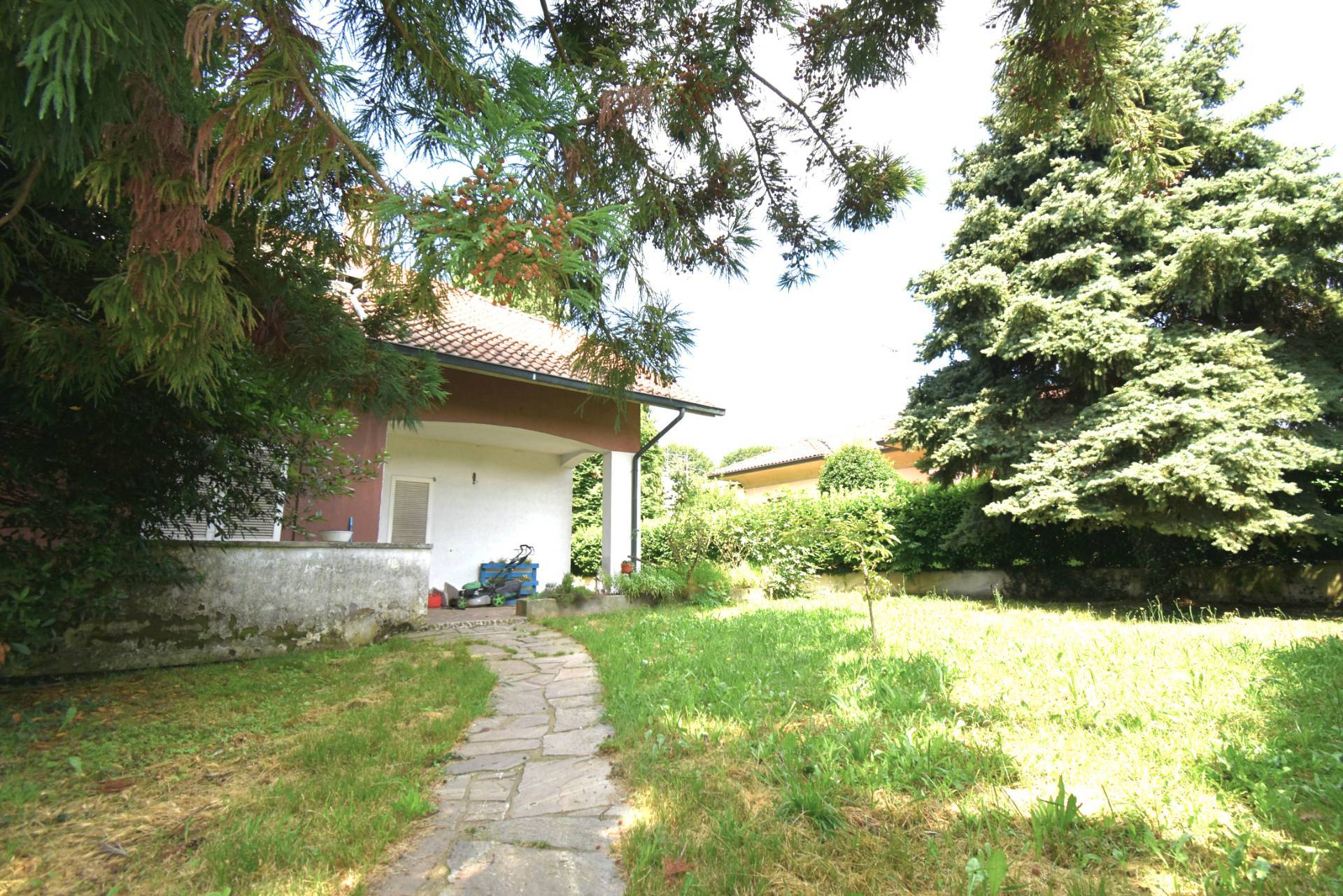 Villa unifamiliare in vendita a Casatenovo, Rogoredo