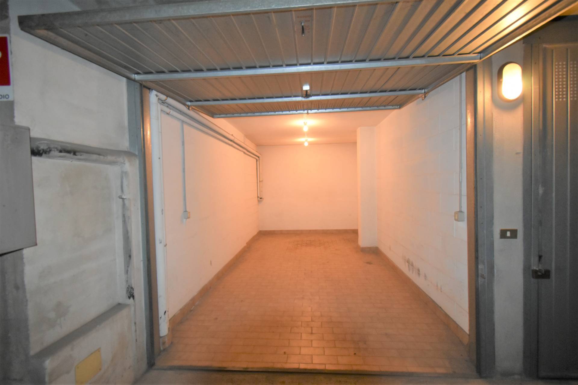 Box o garage in affitto a Bernareggio