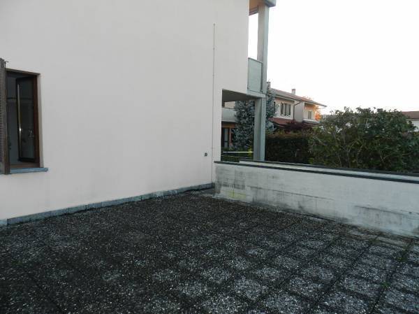 Appartamento in affitto a Bernareggio