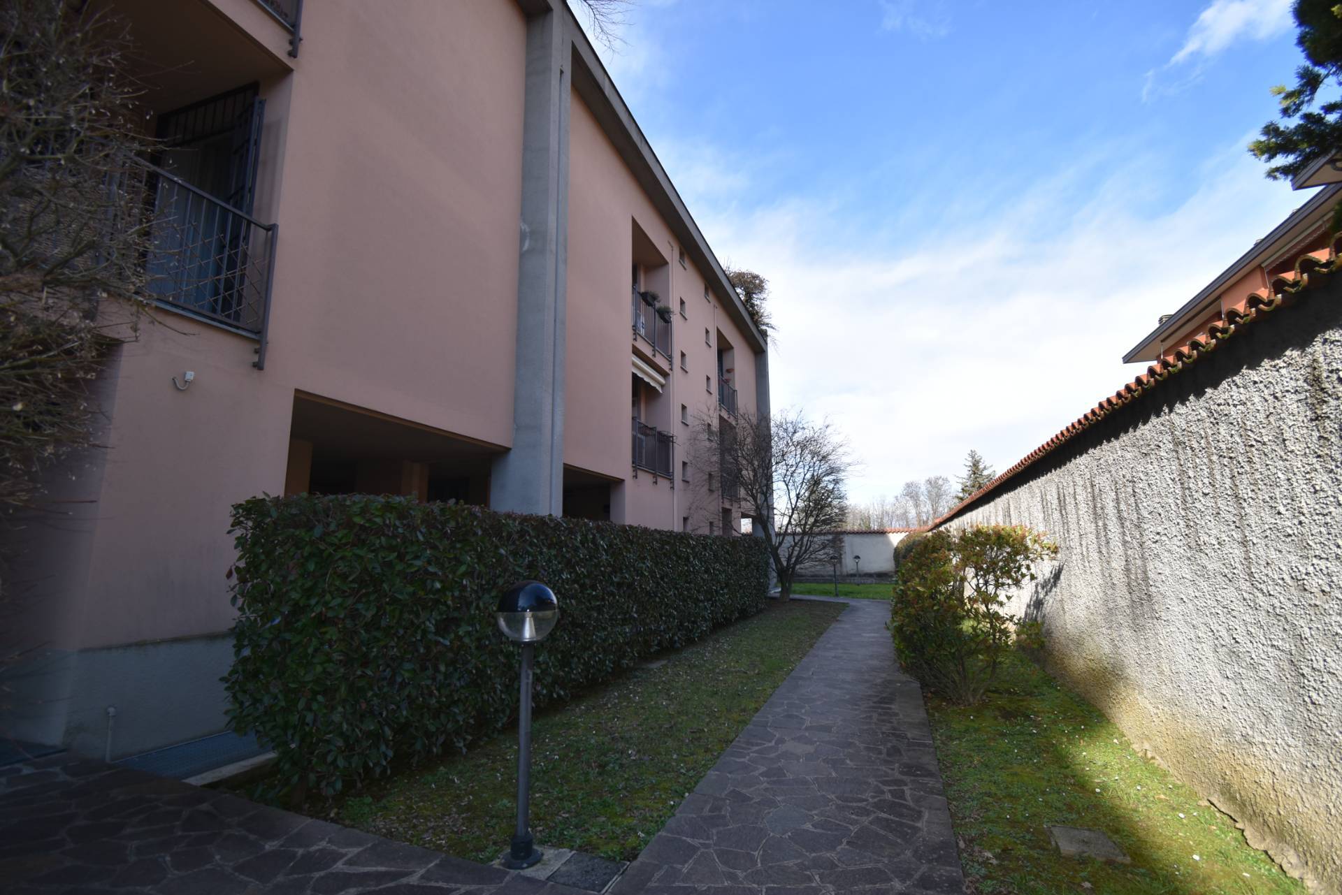 Monolocale in affitto a Aicurzio