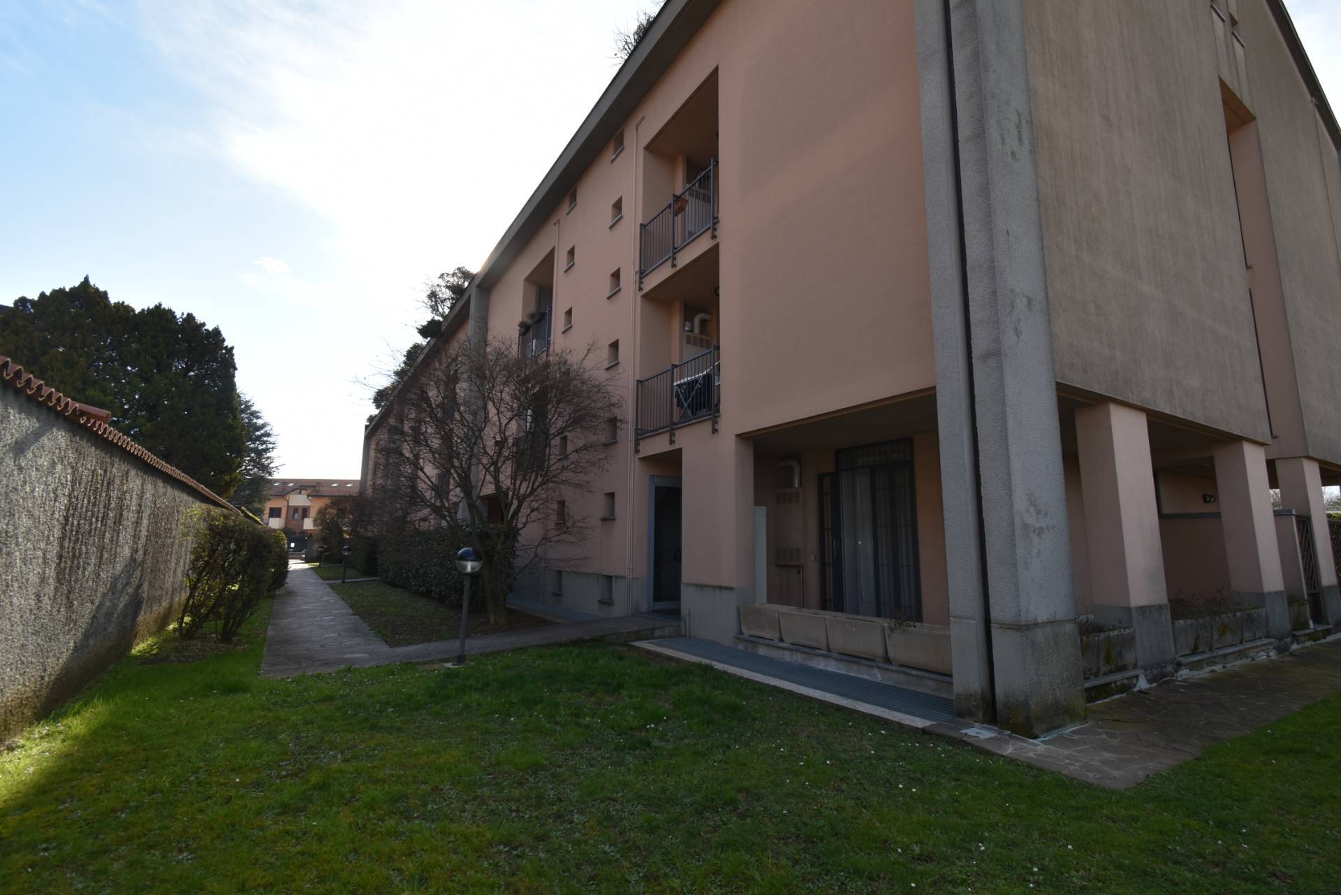 Monolocale in affitto a Aicurzio