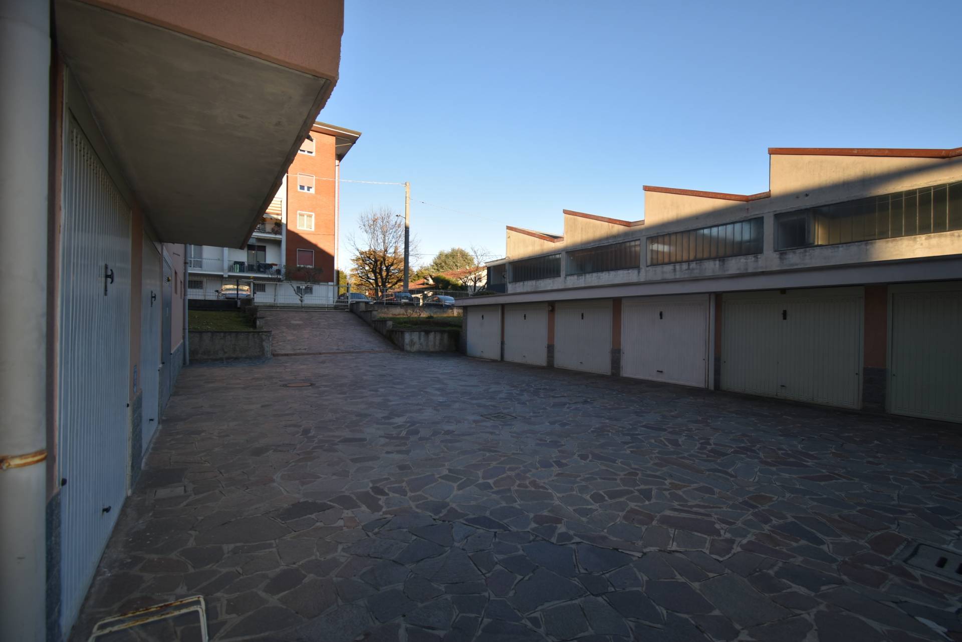 Box o garage in affitto a Bernareggio