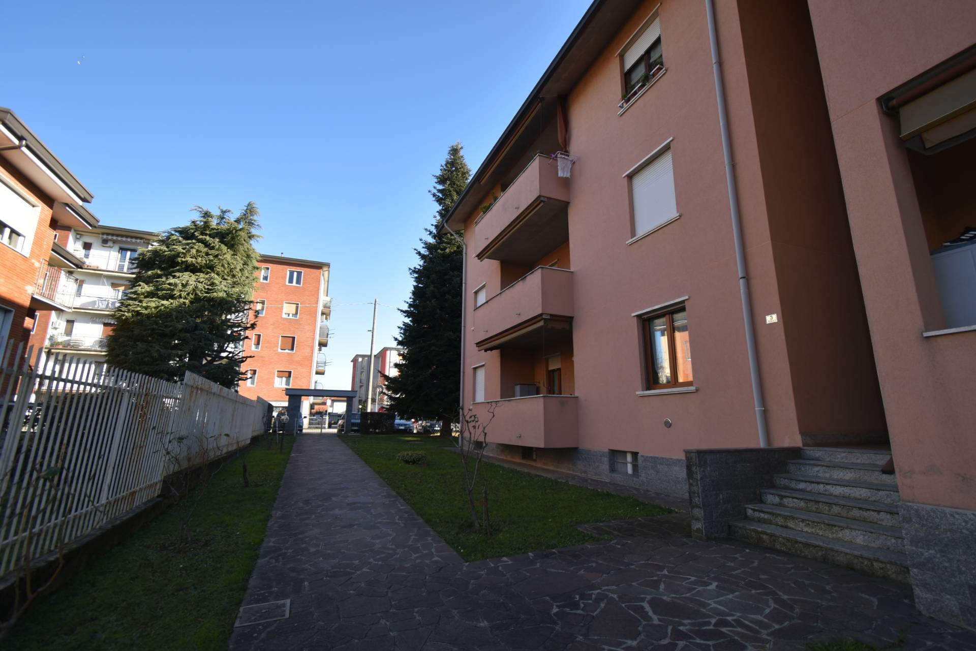 Box o garage in affitto a Bernareggio