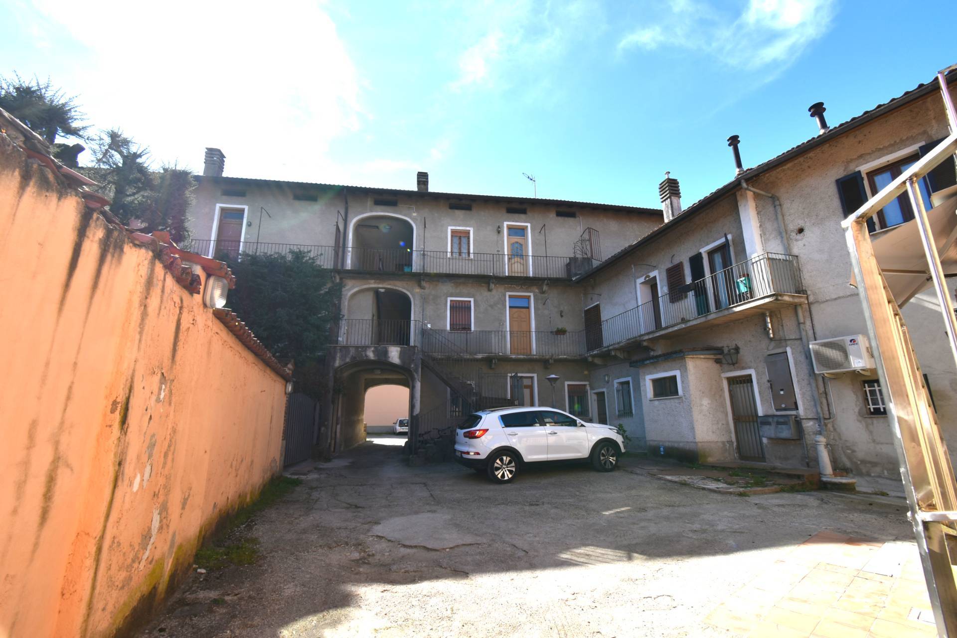 Appartamento in vendita a Usmate Velate