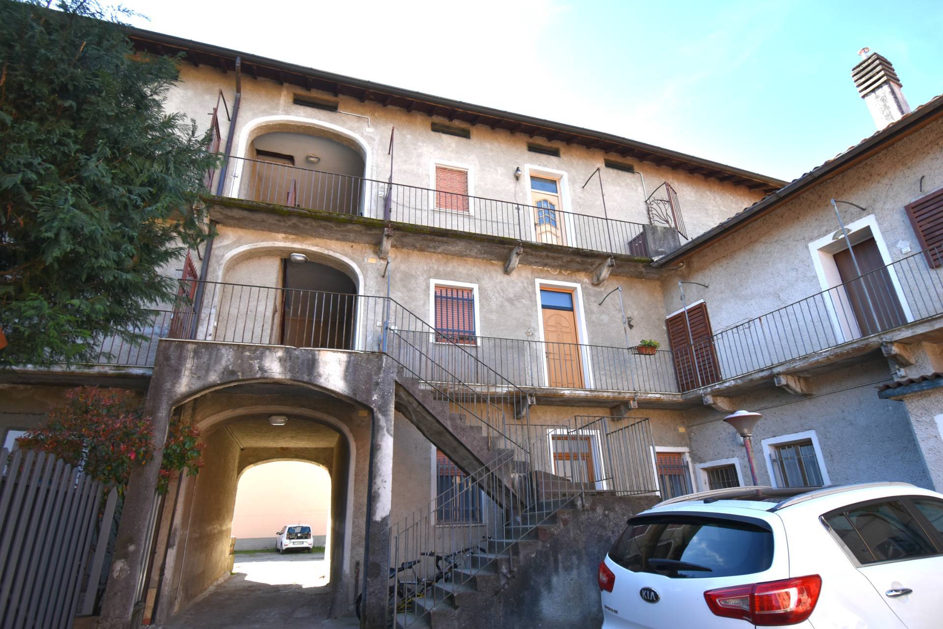 Appartamento in vendita a Usmate Velate