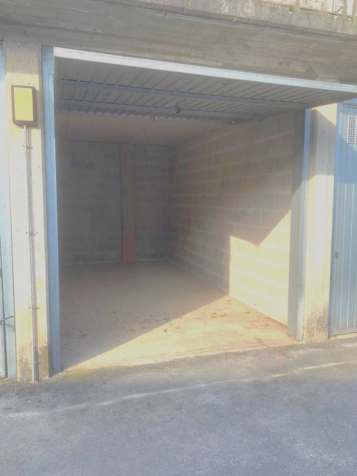 Box o garage in vendita a Bernareggio
