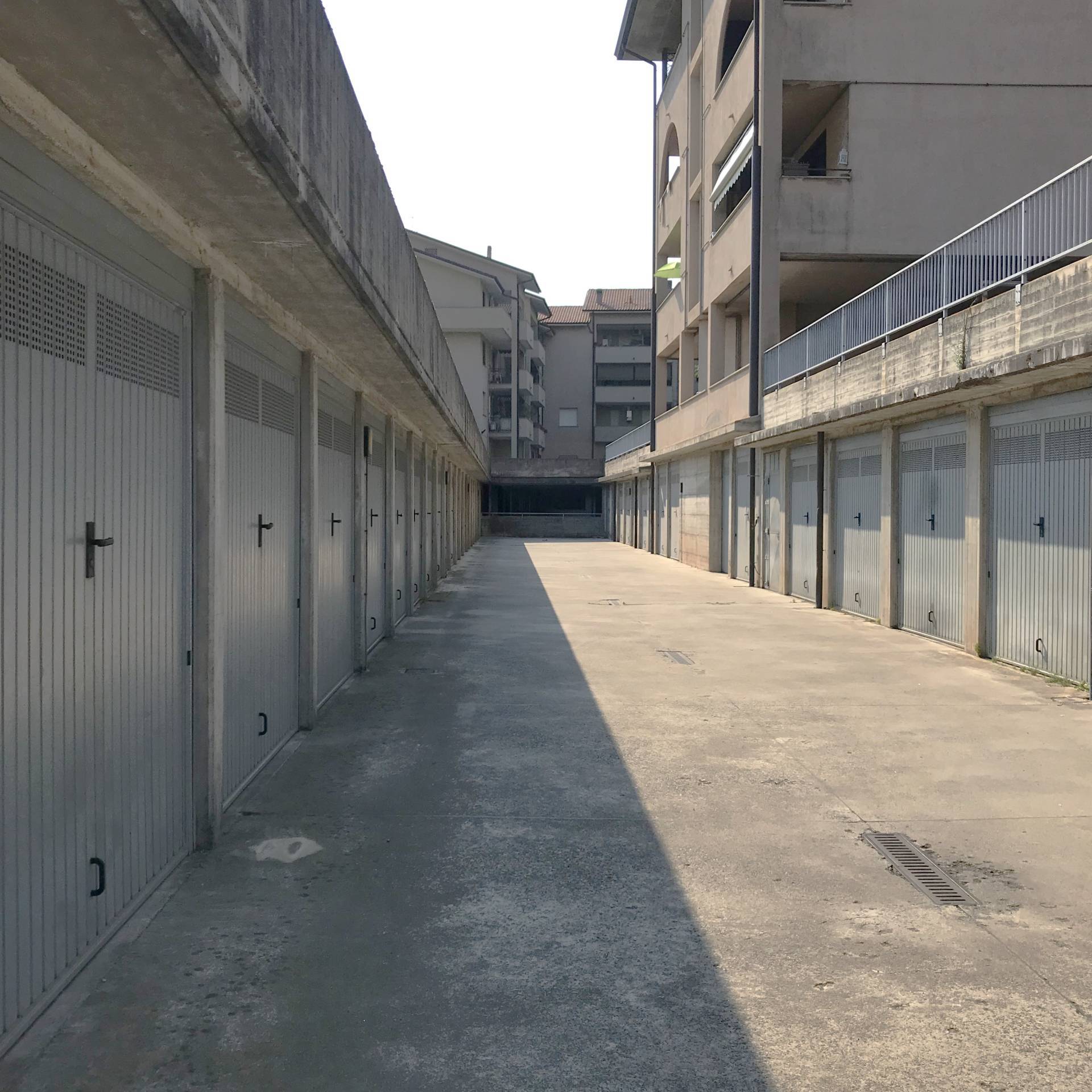 Box o garage in vendita a Bernareggio