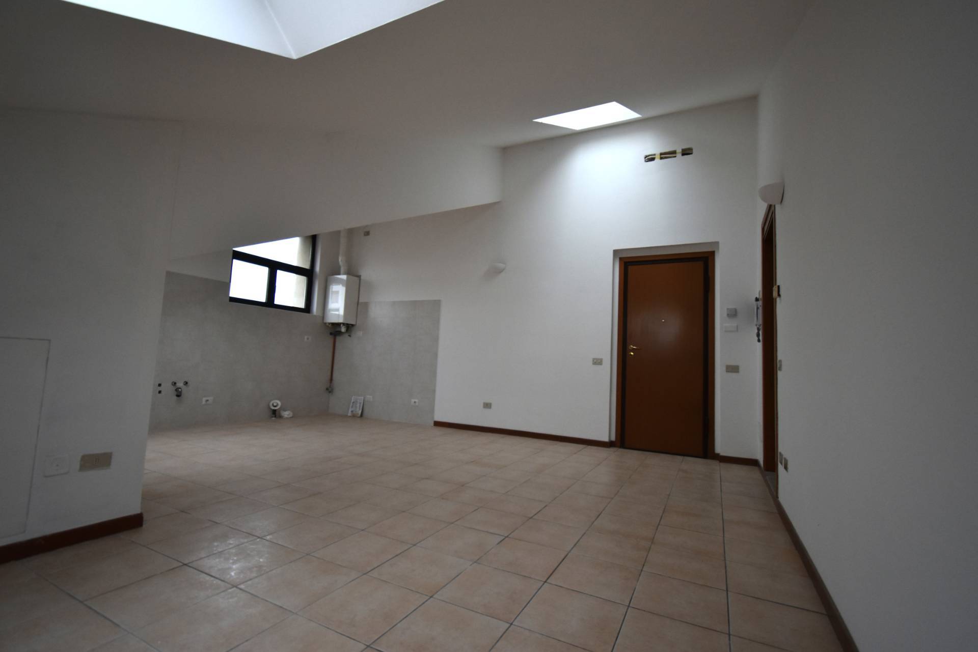 Appartamento in affitto a Sulbiate