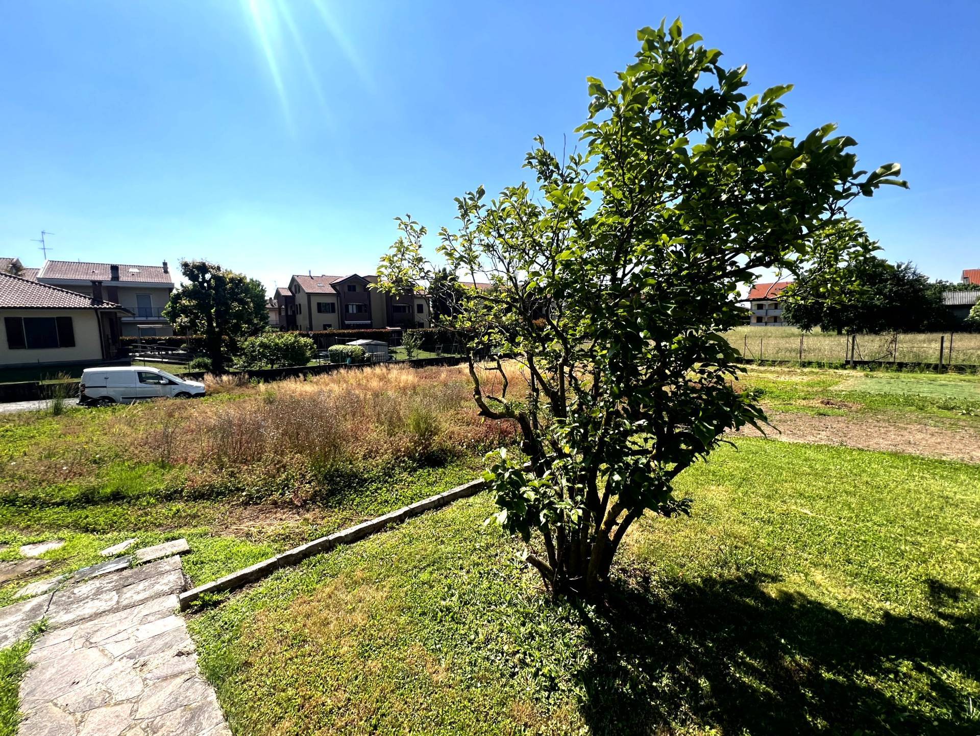 Villa bifamiliare in vendita a Bernareggio